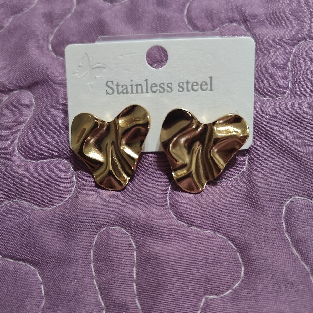 Stainless Steel Heart Earrings - Picture 2 of 3